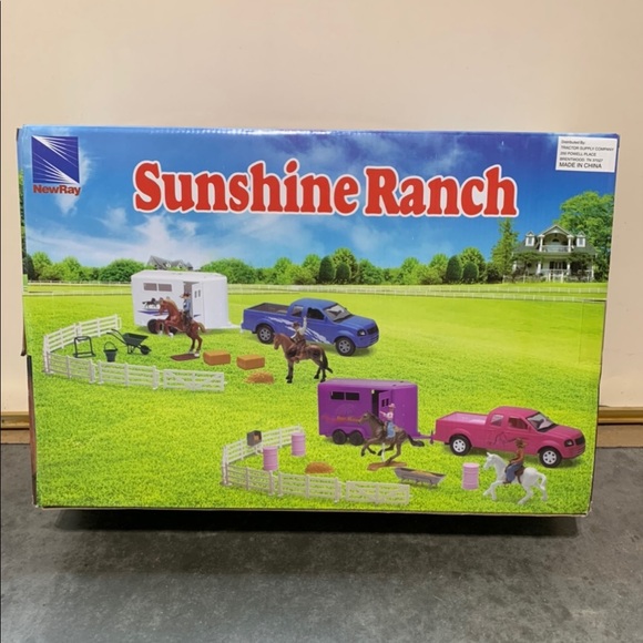 NewRay - Sunshine Ranch Pink Pickup Truck and Trailer Set - NIB - Picture 2 of 4